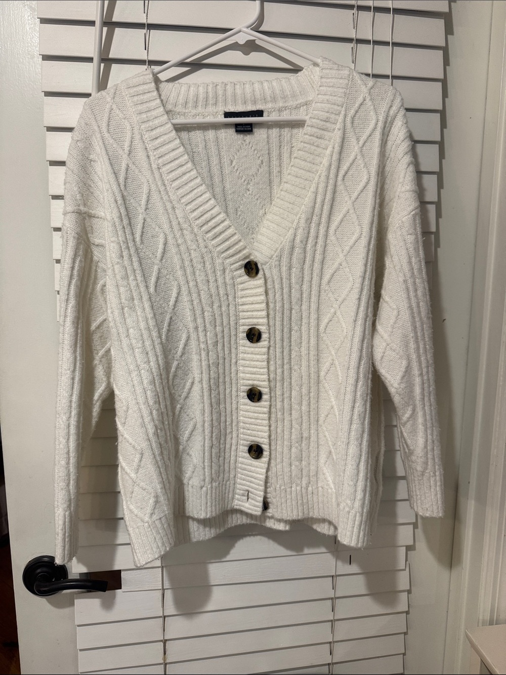 Sanctuary Ivory Cable Knit V-Neck Button Cardigan